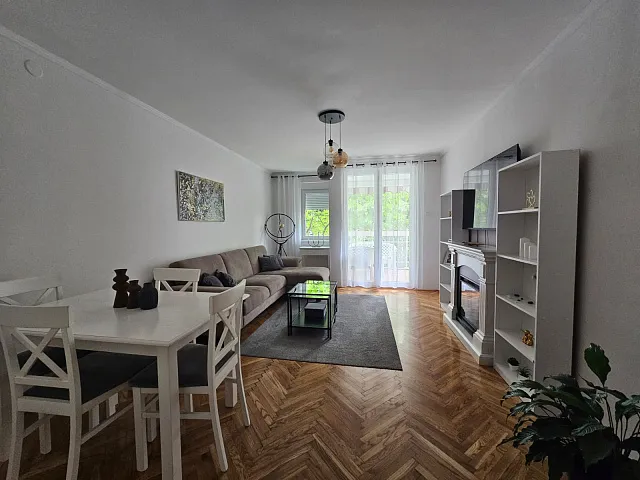 Beautiful and spacious two-bedroom apartment in an excellent location — photo 7